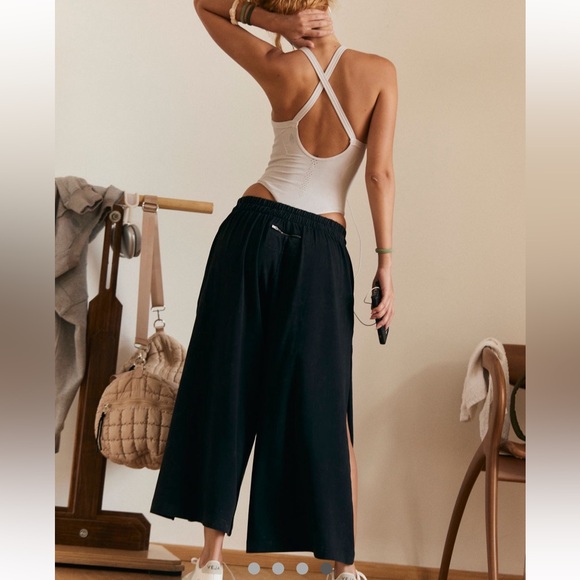 🆕 Free People Movement Hot Shot Slit Wide Leg Pants in Black - Picture 4 of 4
